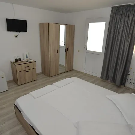 Casa Obstei 3* コスティネシュティ